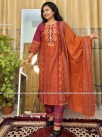 আড়ং কটনের প্রিমিয়াম লাল পড়ি থ্ৰী-পিস By Fimora Brand - Image 2